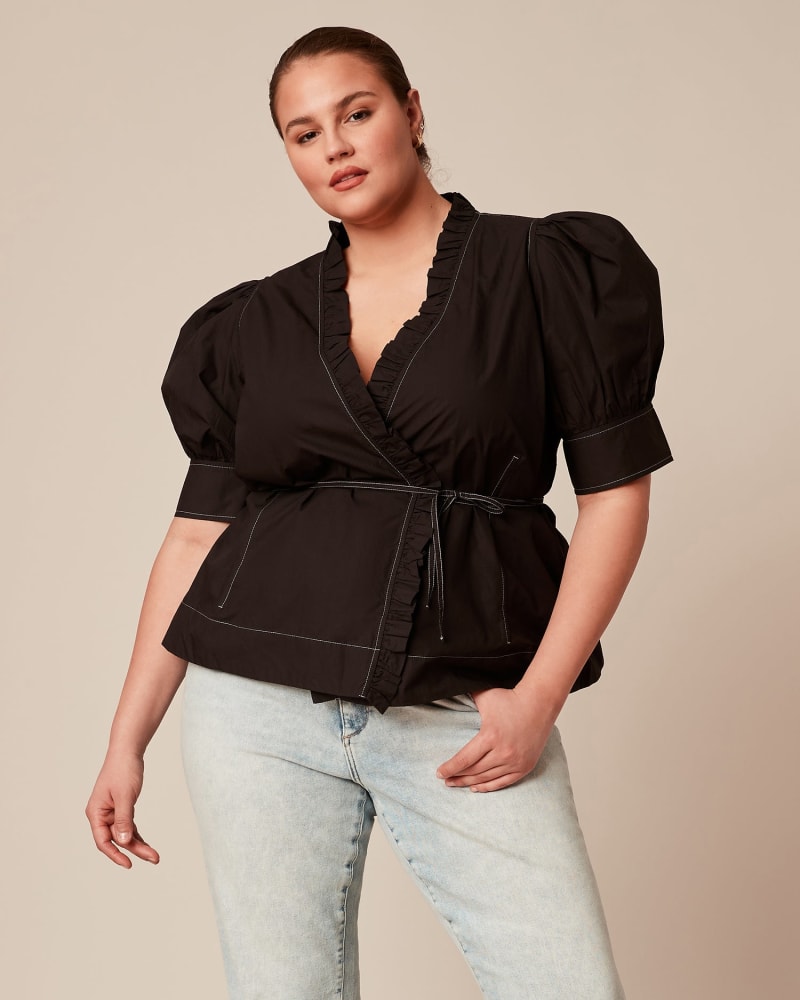 Front of a model wearing a size DK 42 Cotton Poplin Top in BLACK by GANNI. | dia_product_style_image_id:227811